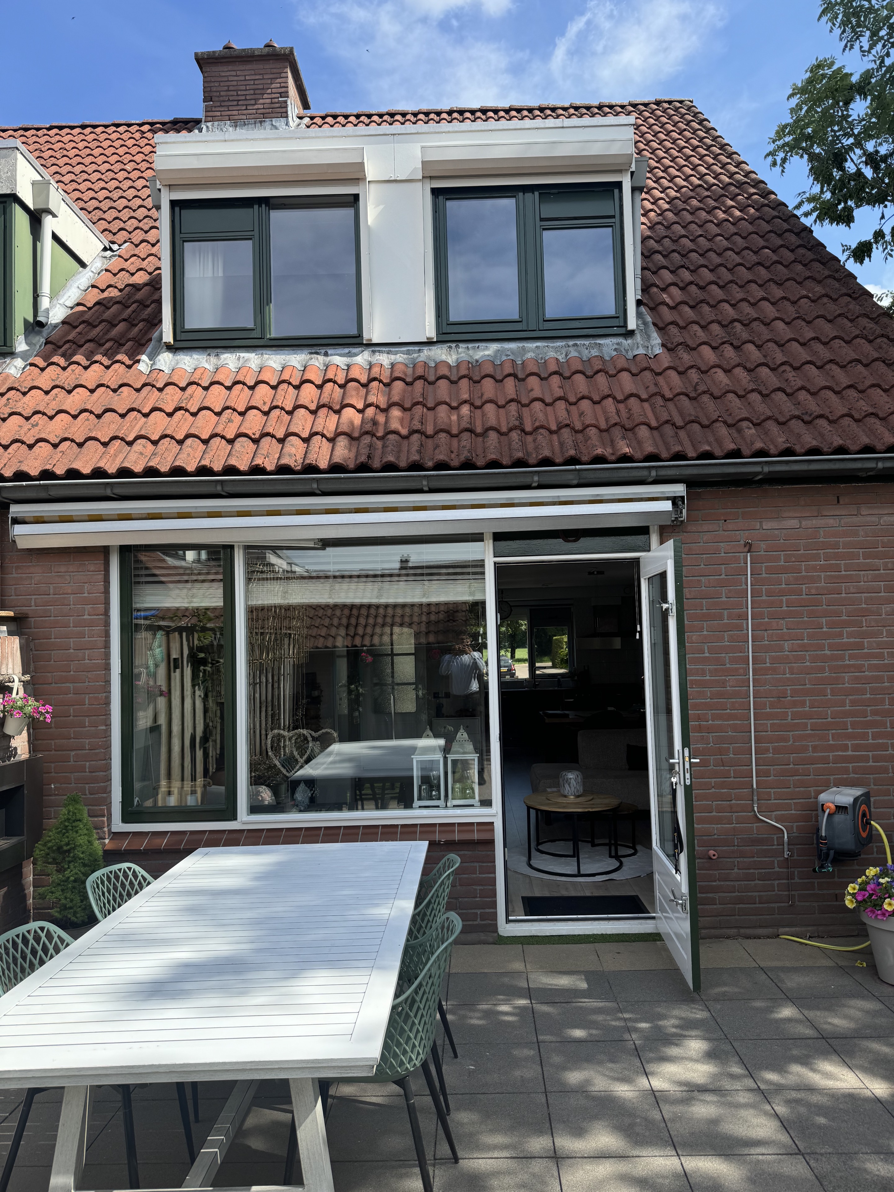 Achterzijde vóór de vernieuwing, met groene draaiende delen